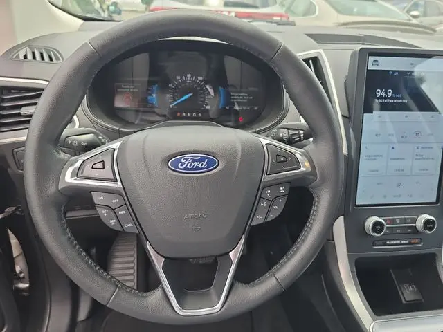 2022 Ford Edge - $21,990
