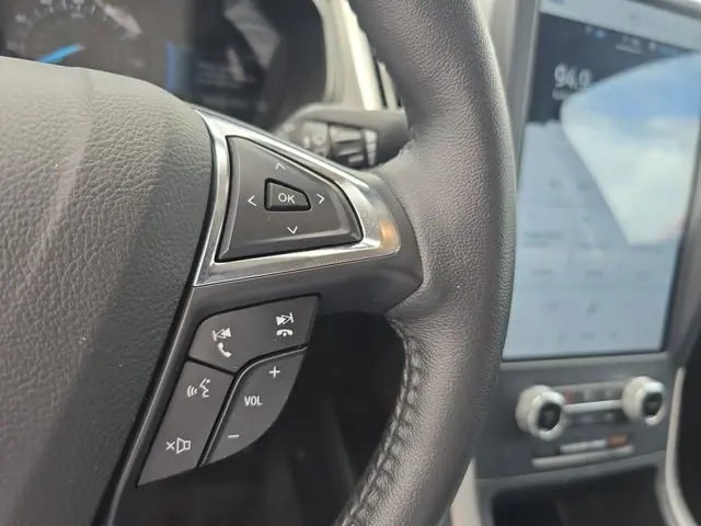 2022 Ford Edge - $21,990