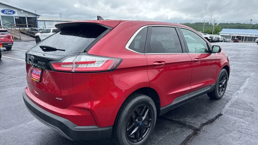2022 Ford Edge SEL
