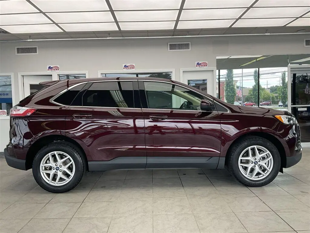 2022 Ford Edge - $25,995
