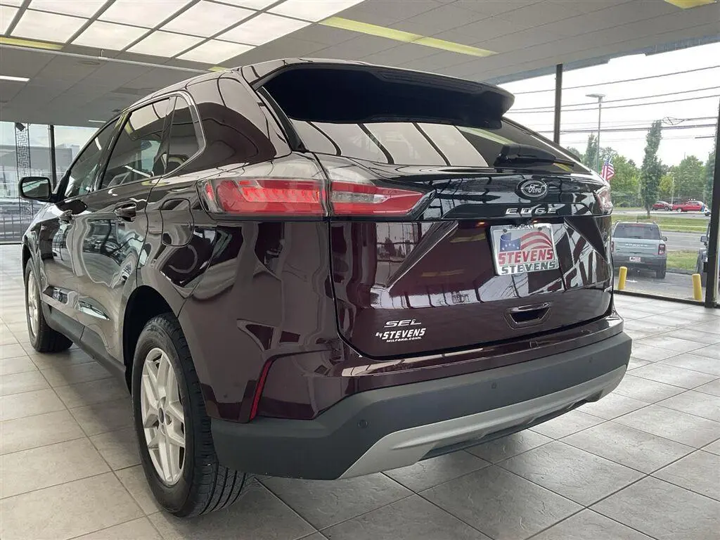 2022 Ford Edge - $25,995