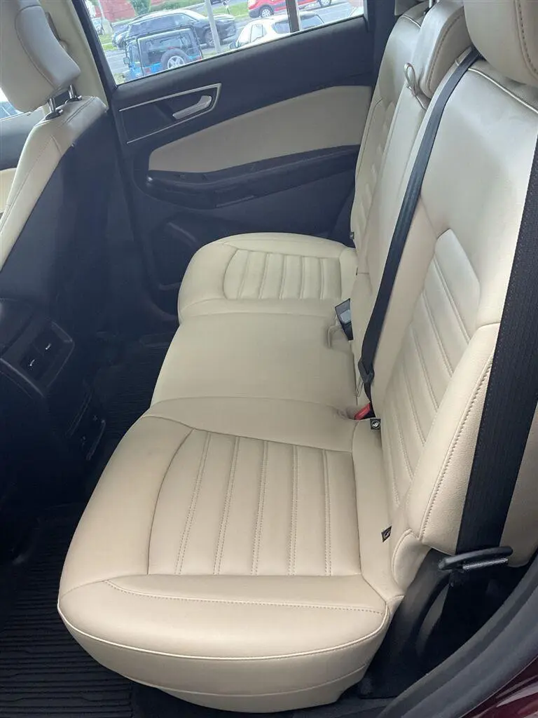 2022 Ford Edge - $25,995