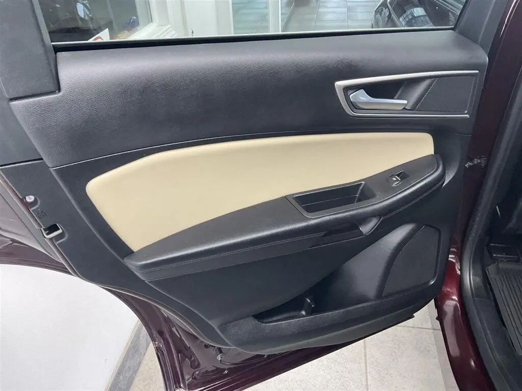 2022 Ford Edge - $25,995