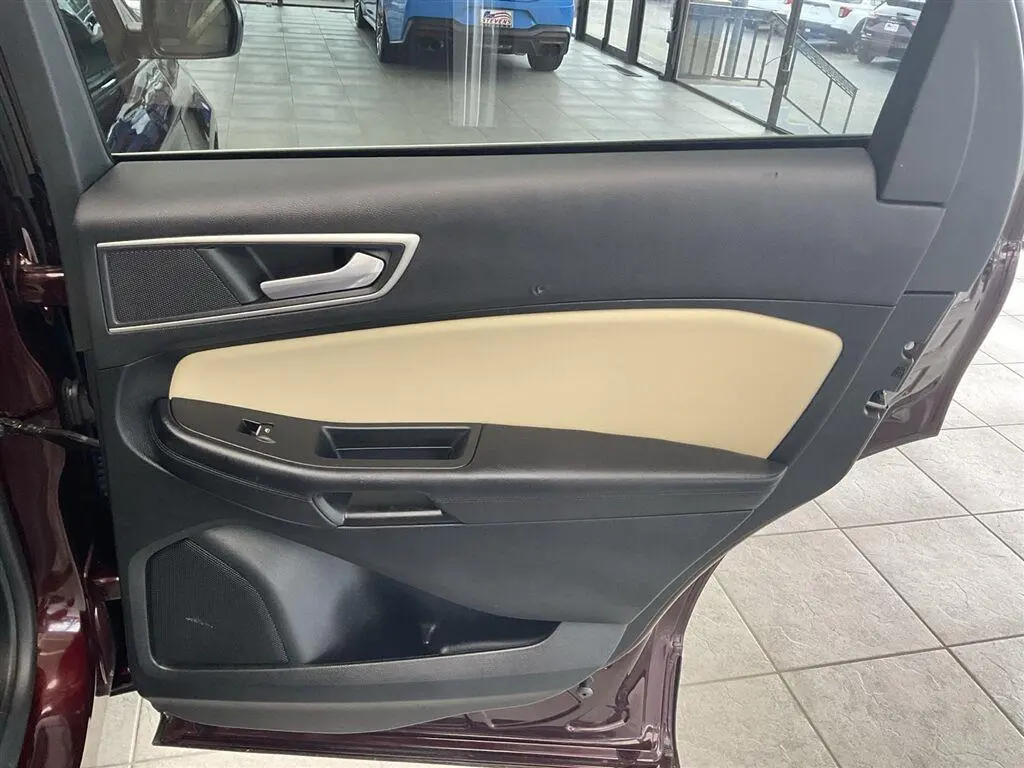 2022 Ford Edge - $25,995