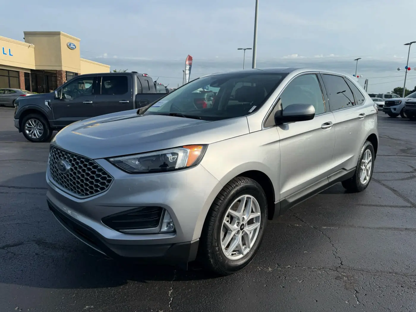 2023 Ford Edge - $25,999