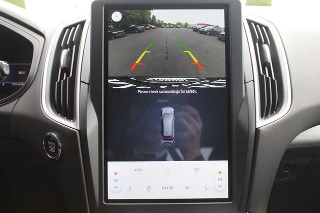 2023 Ford Edge SEL — photo 1 of 12
