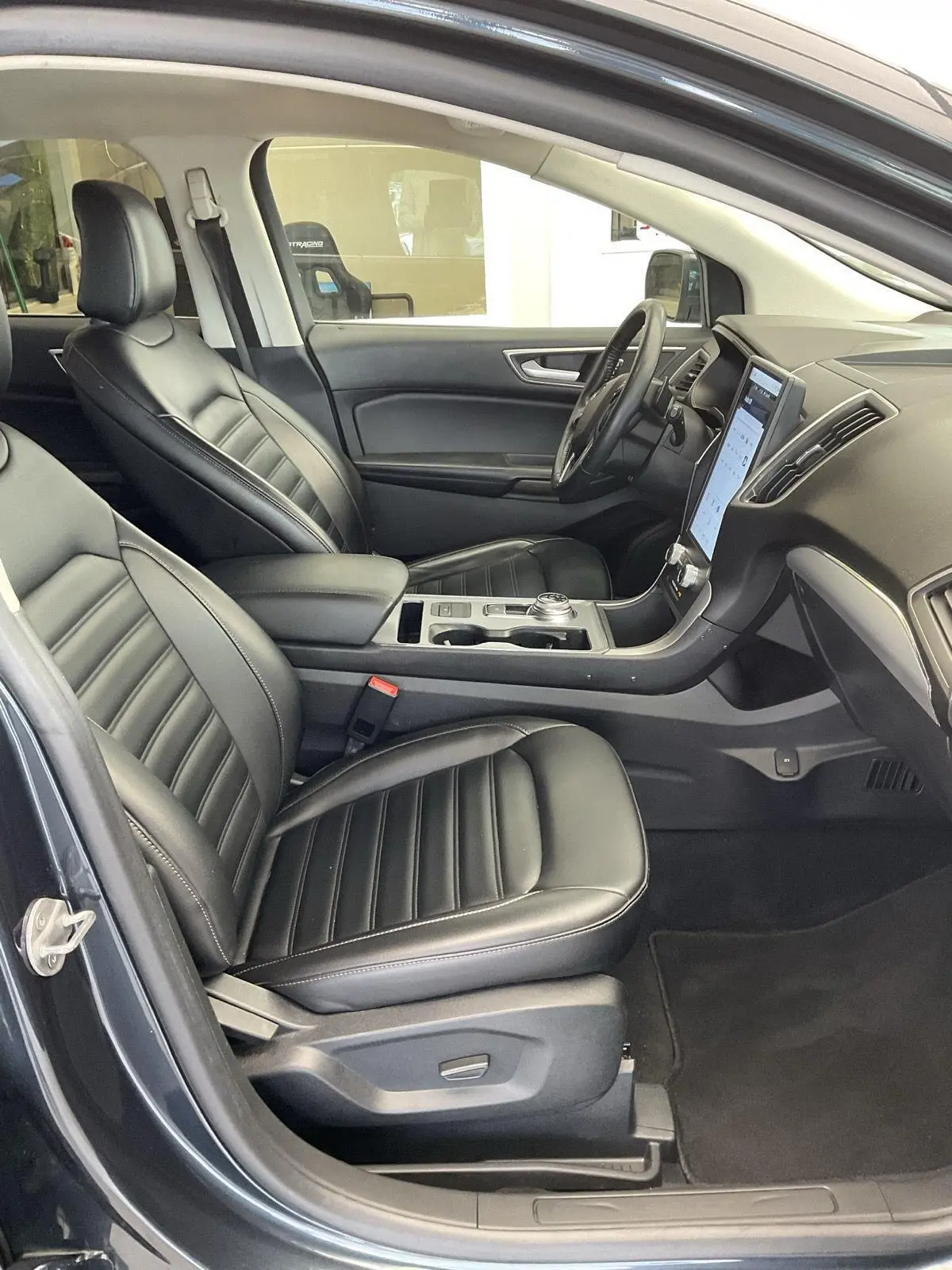 2022 Ford Edge - $25,895