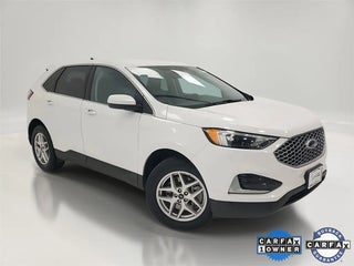 2023 Ford Edge with Oxford White Exterior