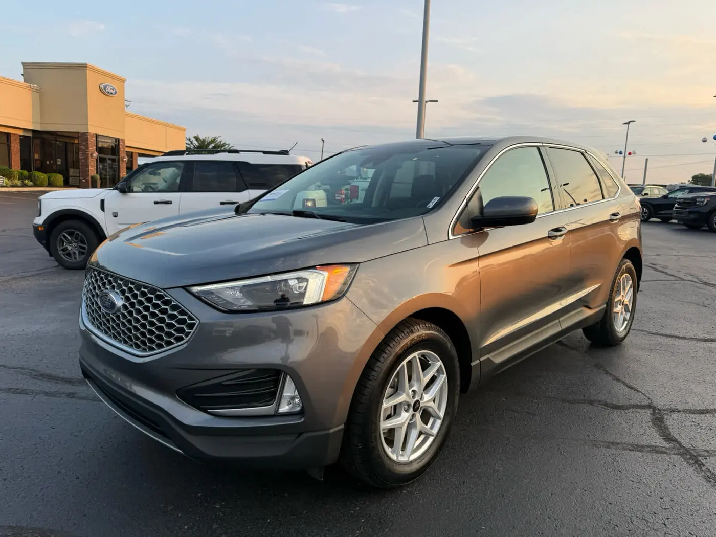 2023 Ford Edge - $27,599