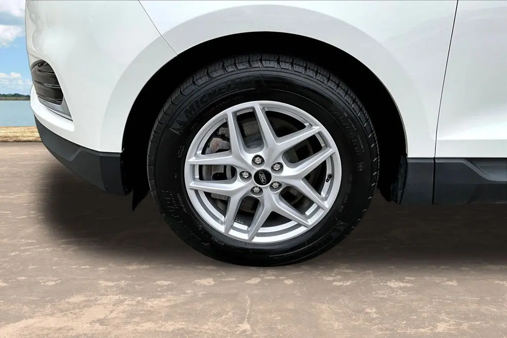 2023 Ford Edge - $24,795