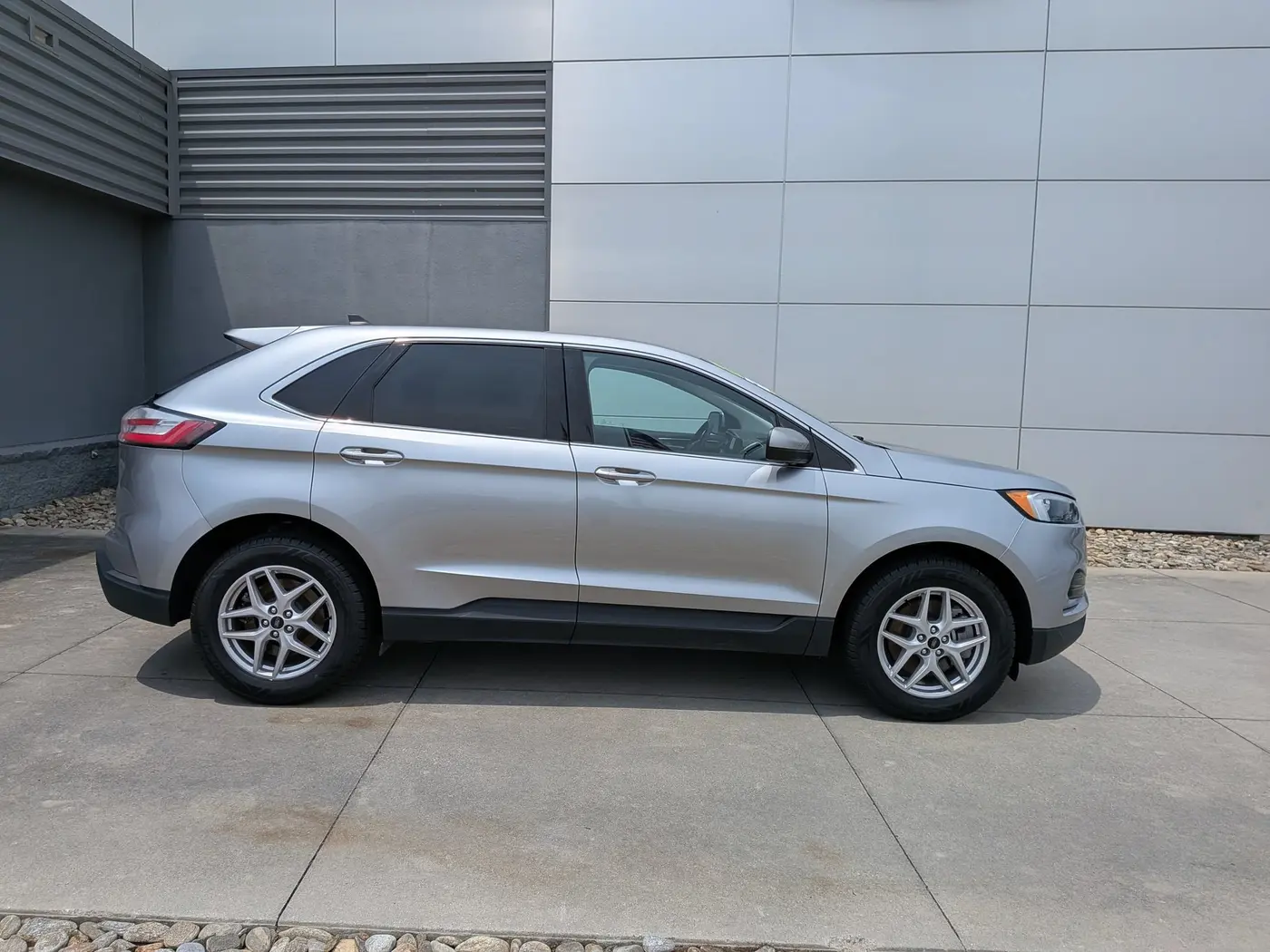 2024 Ford Edge - $25,487