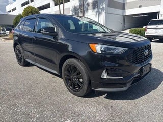 2020 Ford Edge with Agate Black Exterior