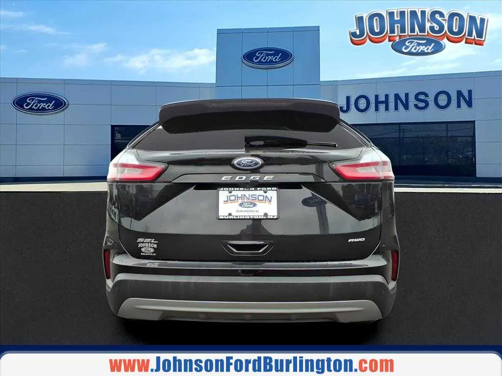 2022 Ford Edge - $24,400