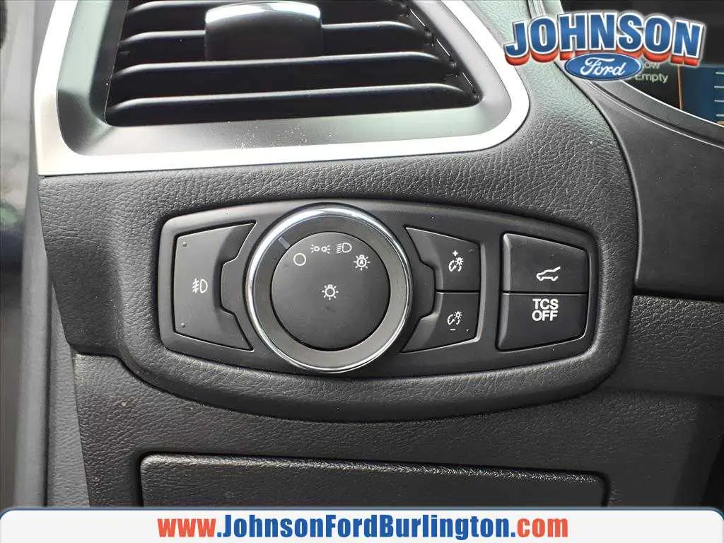 2022 Ford Edge - $24,400