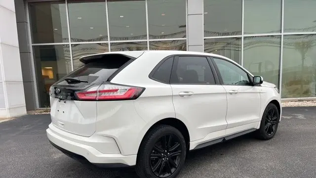 2022 Ford Edge ST-Line