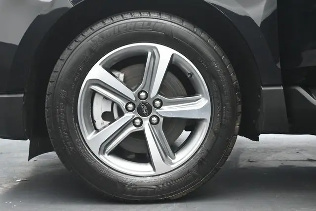 2023 Ford Edge - $26,895