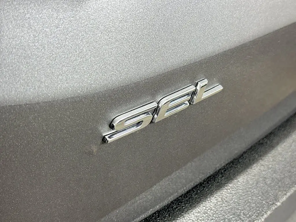 2023 Ford Edge - $21,045