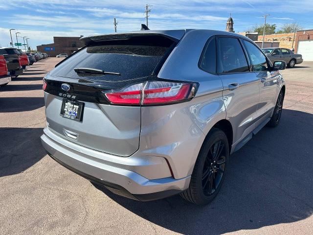 2024 Ford Edge - $37,900