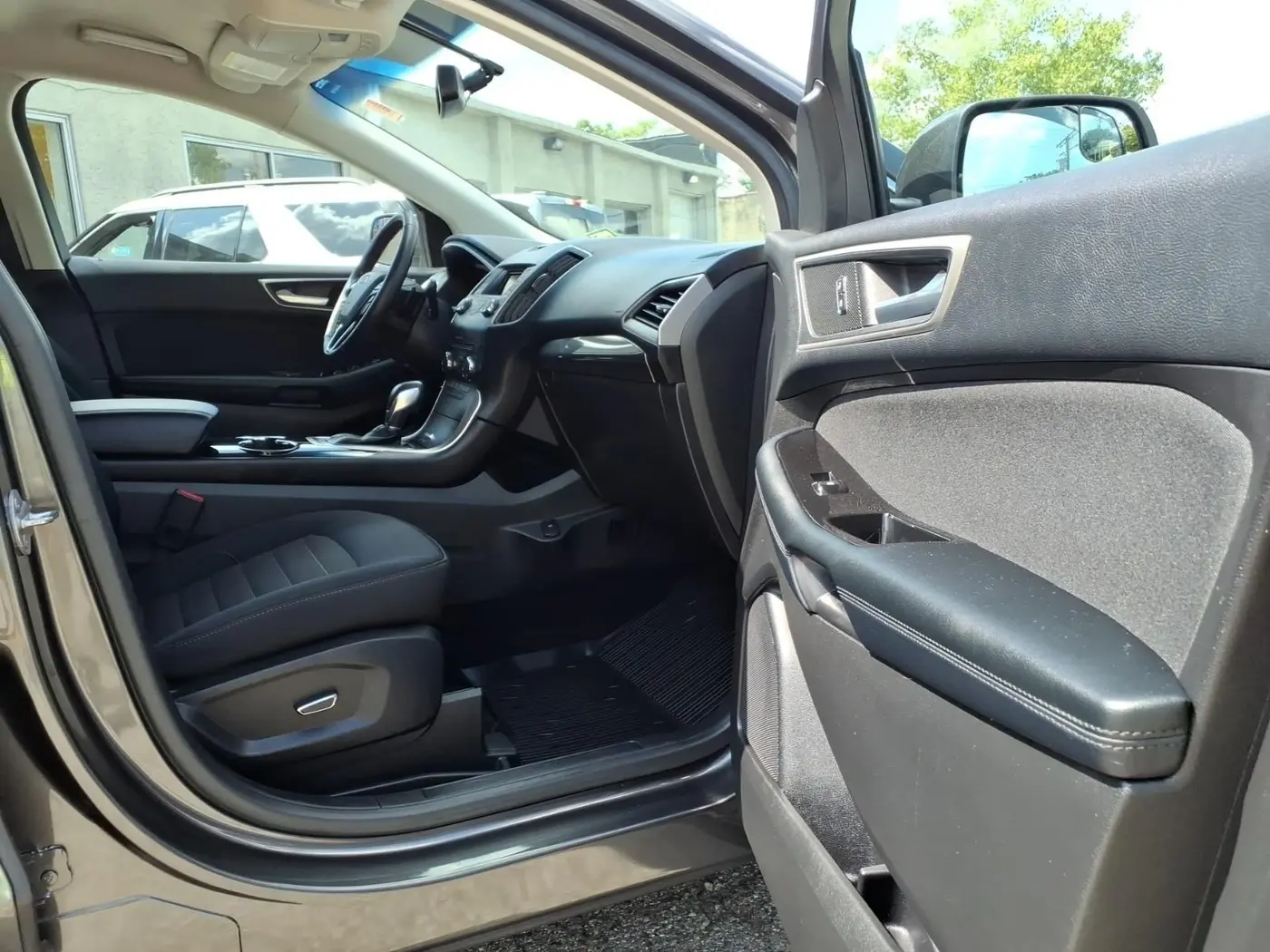 2017 Ford Edge - $14,336