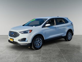 2022 Ford Edge with Oxford White Exterior