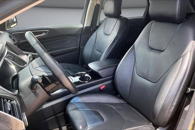 2016 Ford Edge - $10,900
