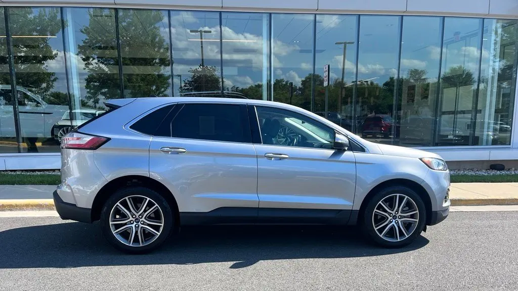 2022 Ford Edge Titanium