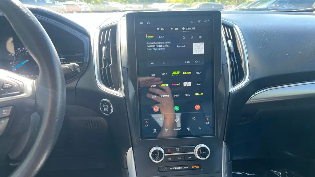 2022 Ford Edge Titanium