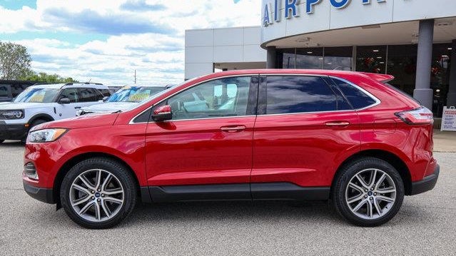 2022 Ford Edge Titanium