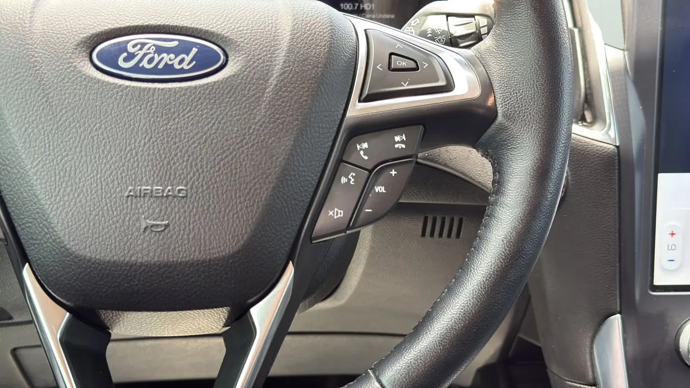 2023 Ford Edge Titanium