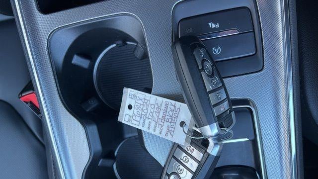 2024 Ford Edge Titanium