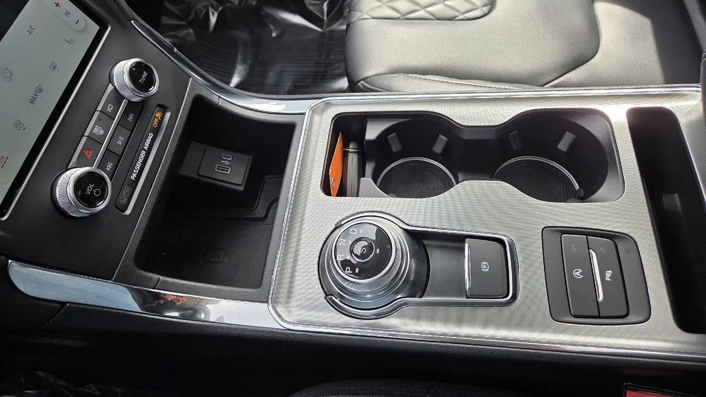 2024 Ford Edge Titanium