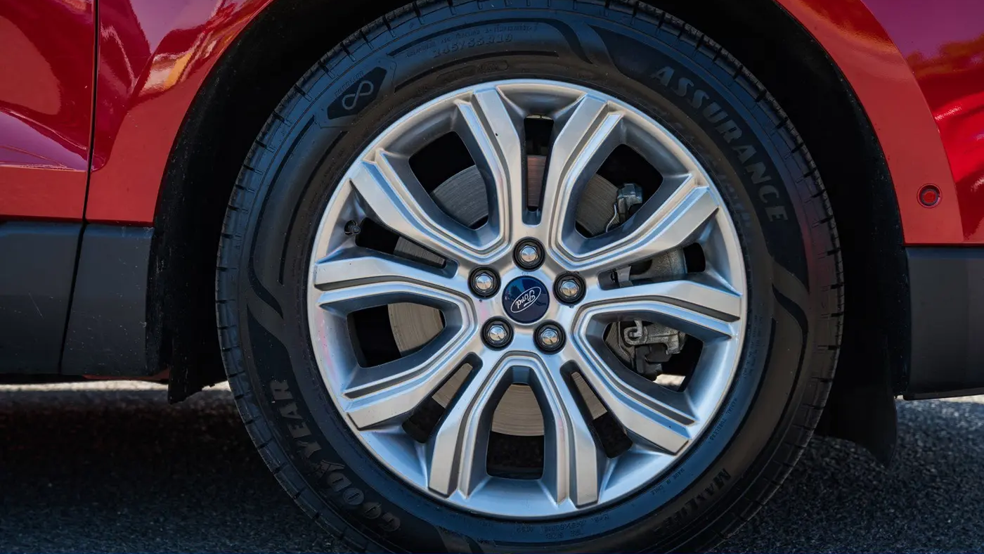 2020 Ford Edge Titanium