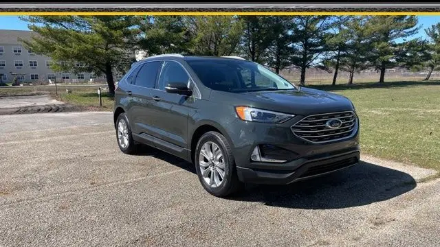 2023 Ford Edge Titanium