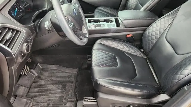 2023 Ford Edge Titanium