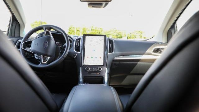 2024 Ford Edge Titanium