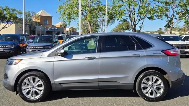 2022 Ford Edge Titanium