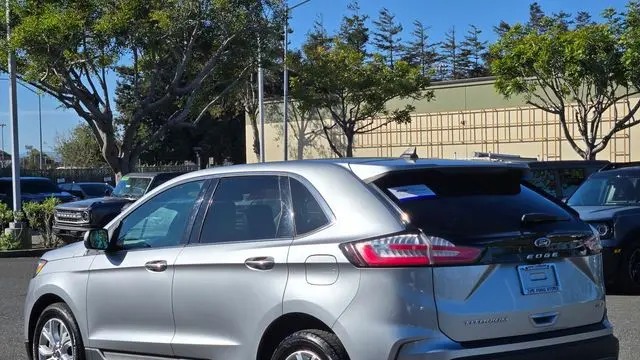 2022 Ford Edge Titanium