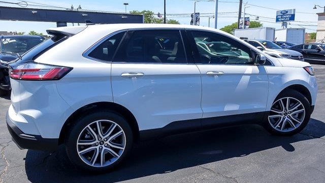 2023 Ford Edge Titanium