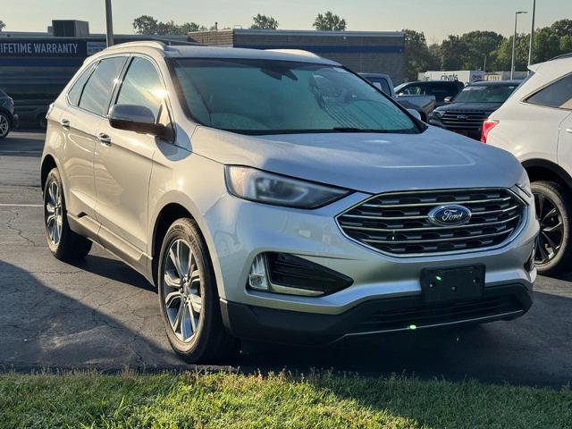 2019 Ford Edge Titanium — photo 1 of 6