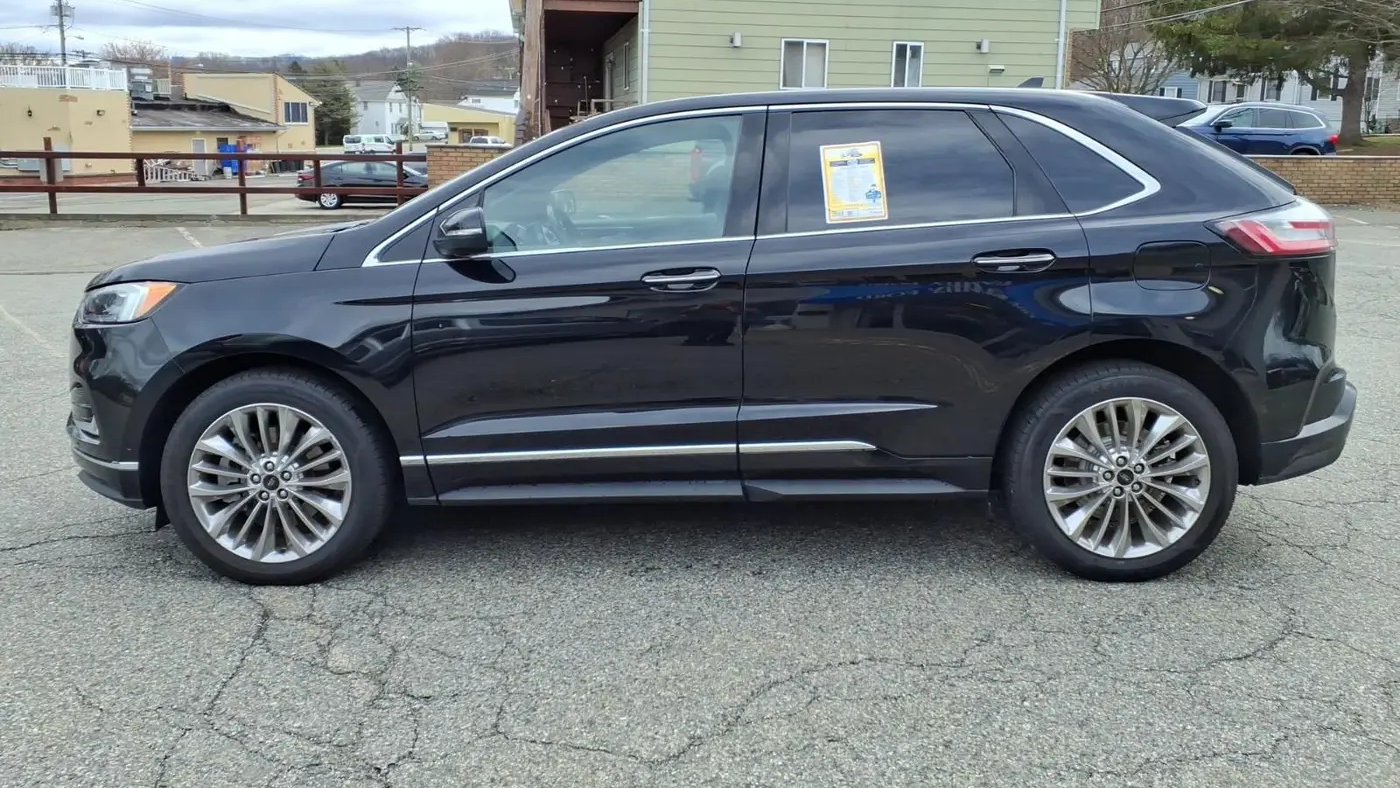2022 Ford Edge Titanium