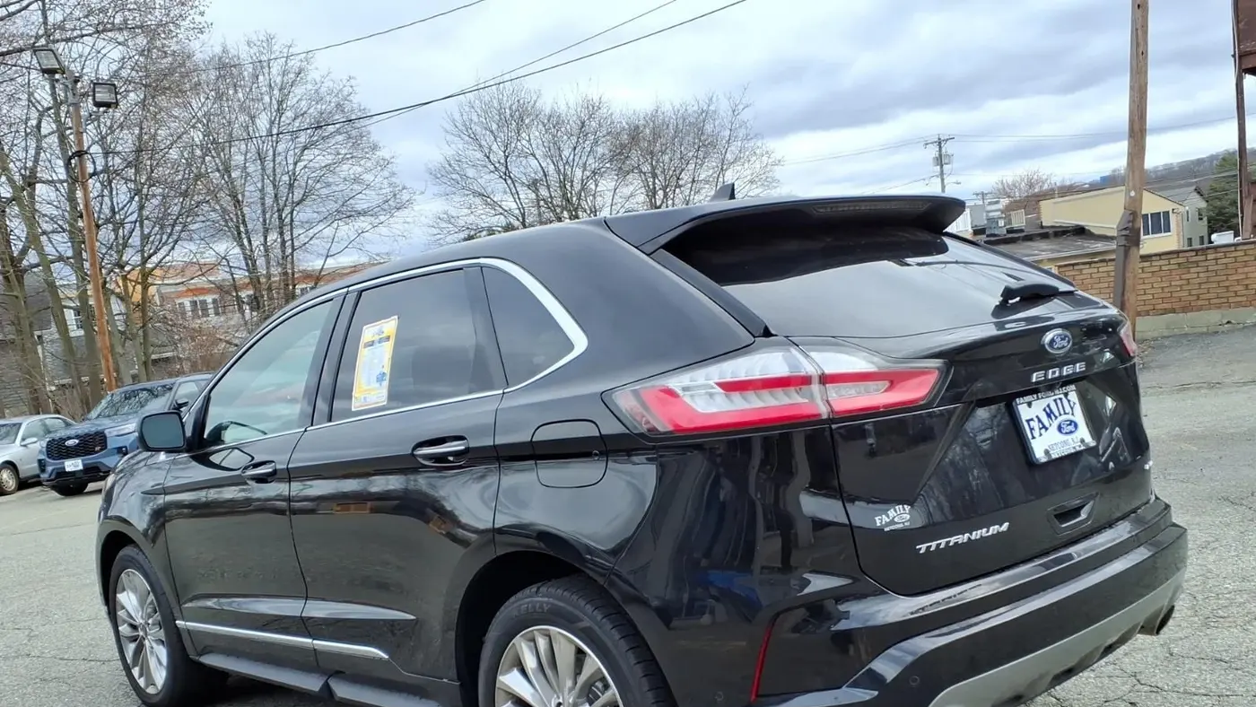 2022 Ford Edge Titanium