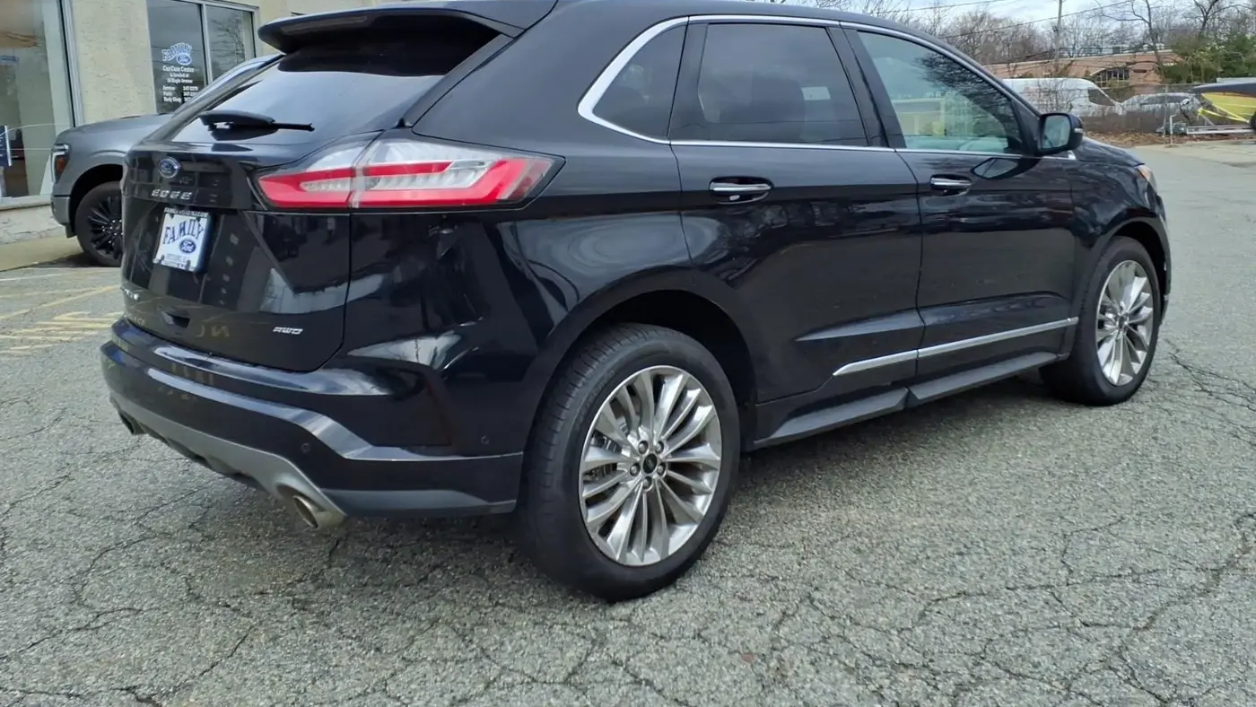2022 Ford Edge Titanium