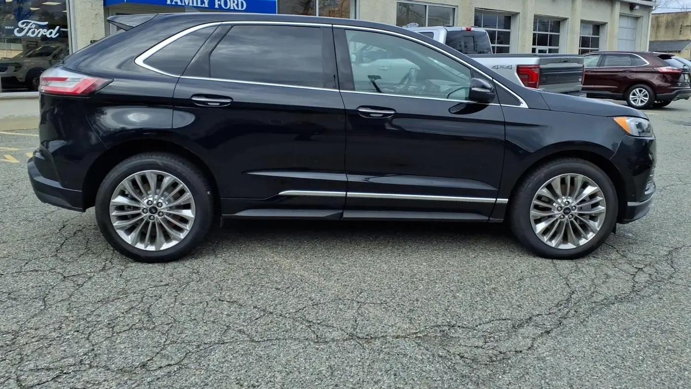 2022 Ford Edge Titanium