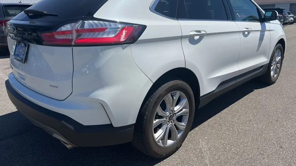 2023 Ford Edge Titanium