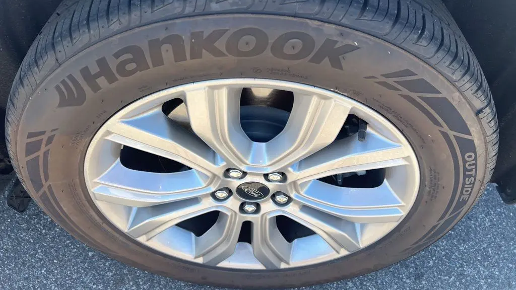 2023 Ford Edge Titanium