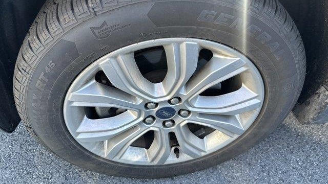 2020 Ford Edge Titanium