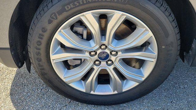 2022 Ford Edge Titanium