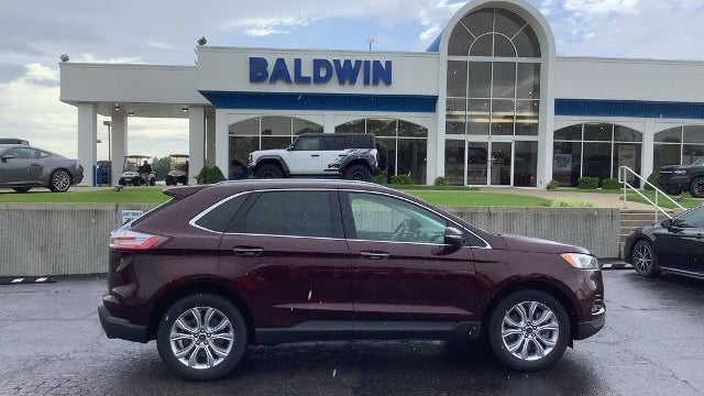 2022 Ford Edge Titanium