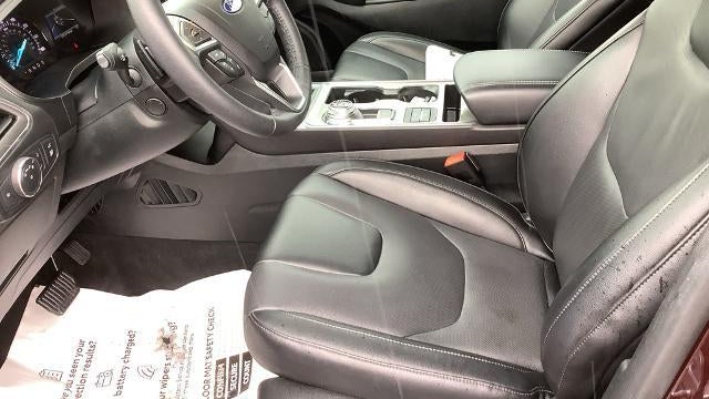 2022 Ford Edge Titanium
