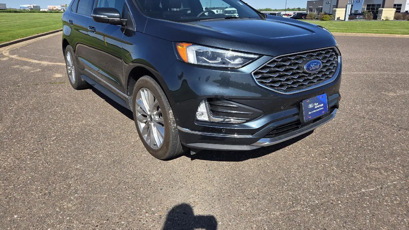 2022 Ford Edge Titanium